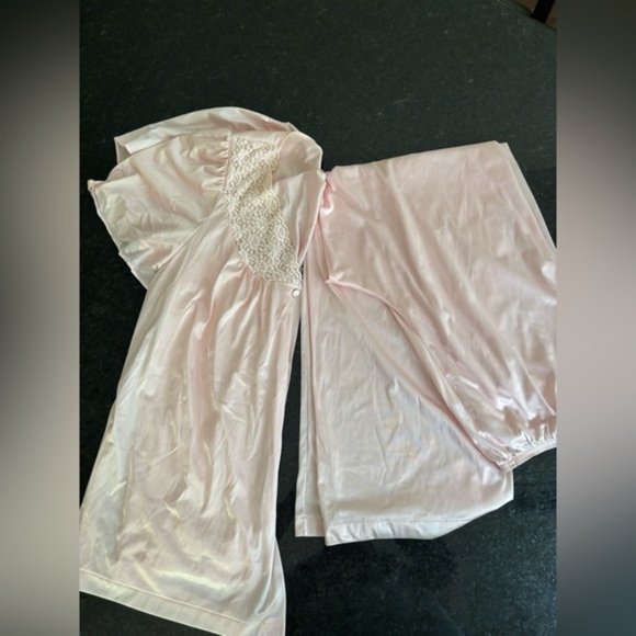 Vintage Vanity Fair PinkPajama Set  - Size  Large - Made in USA - Picture 1 of 7